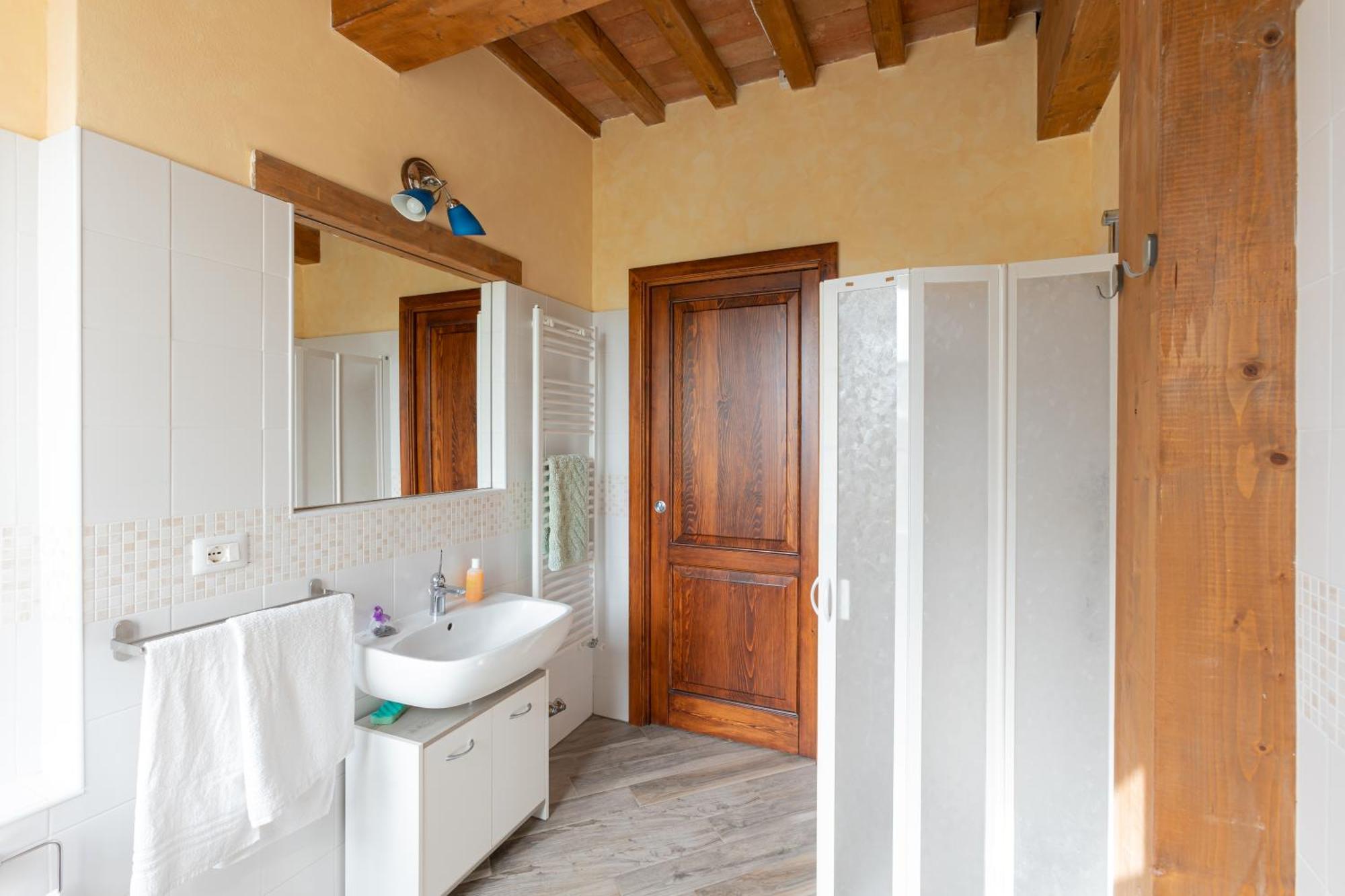 Agriturismo La Valle Della Lavanda - Podere Mezzastrada Fauglia Room photo